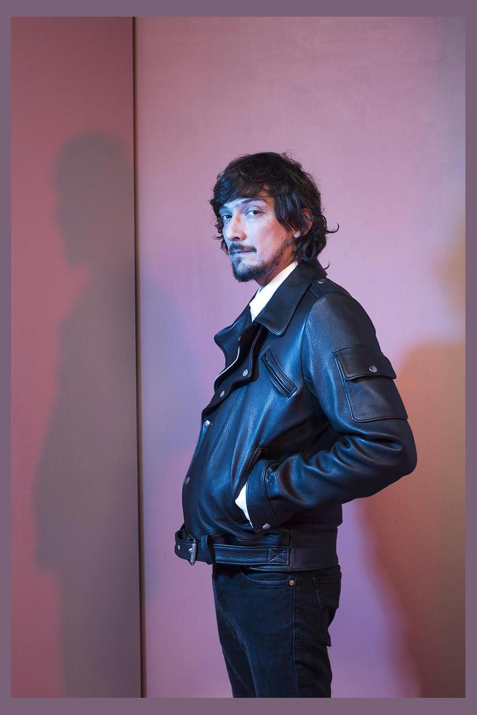 León Larregui